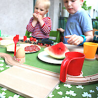 Neue Freunde - erhältlich bei kuntschule.design Berlin | Möbel, Licht und Accessoires | Neue Freunde bei kunstschule.design